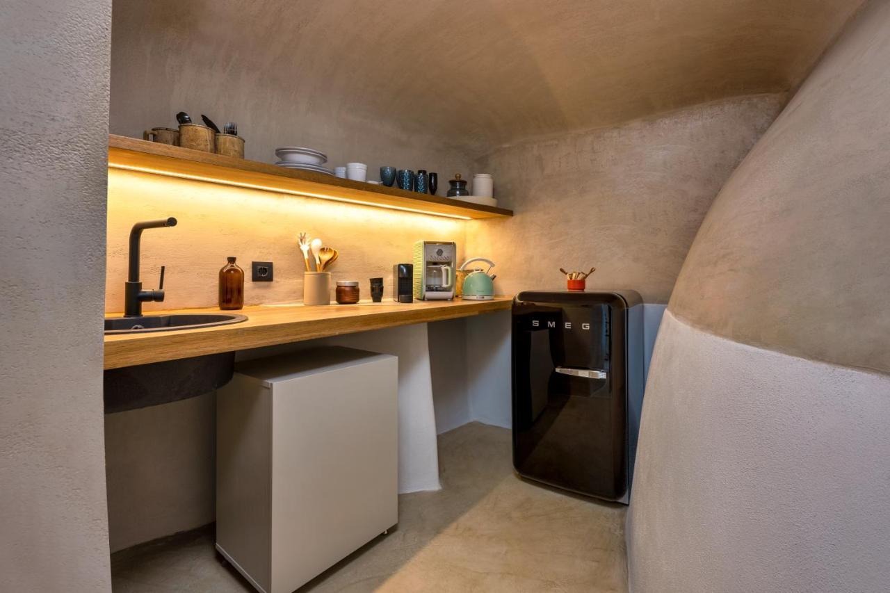 Villa Iota Monocave By Thireon à Oia  Extérieur photo