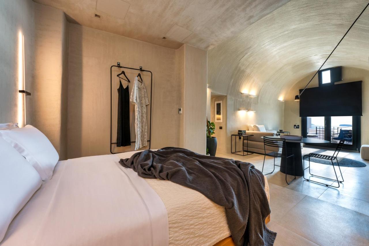Villa Iota Monocave By Thireon à Oia  Extérieur photo